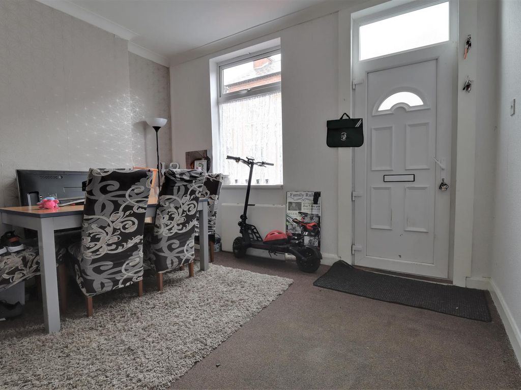 3 bed end terrace house for sale in Market Close, Crewe CW1, £95,000