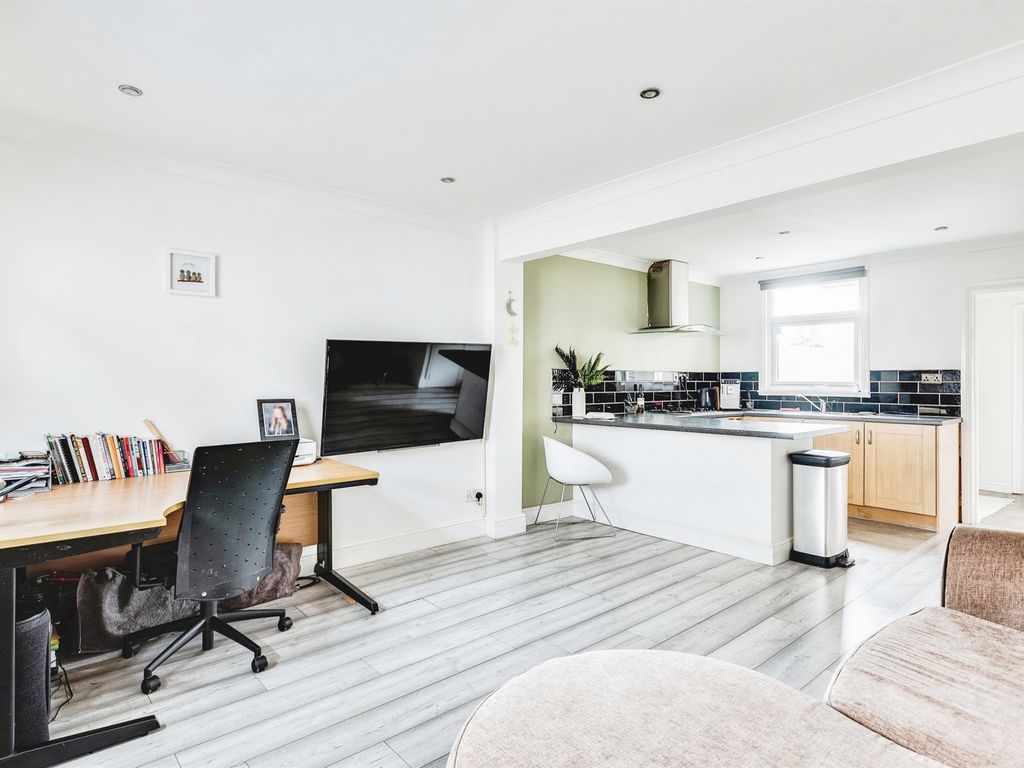2 bed terraced house for sale in Avening Street, Swindon SN2, £180,000
