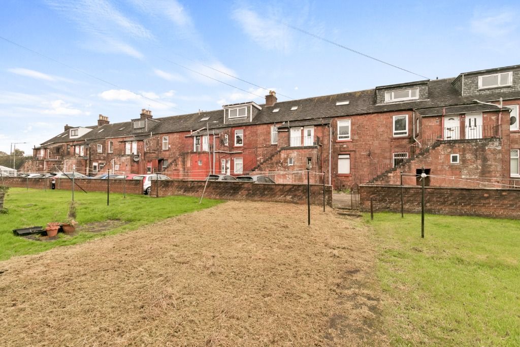 3 bed flat for sale in Dillichip Terrace, Bonhill, West Dunbartonshire G83, £73,500