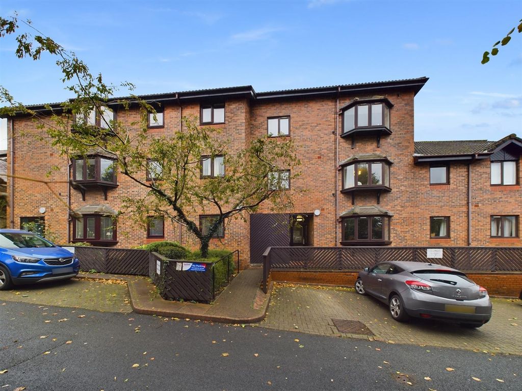 1 bed flat for sale in Beaconsfield Road, Low Fell, Gateshead NE9, £50,000