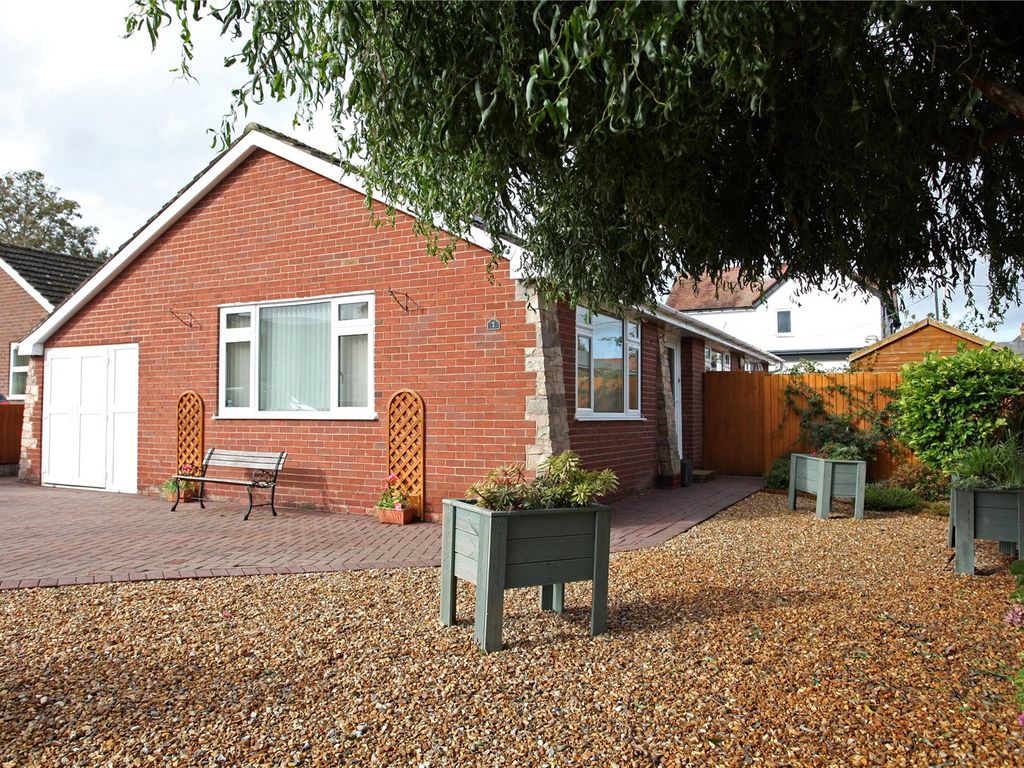 3 bed bungalow for sale in Tudor Close, Cross Houses, Shrewsbury, Shropshire SY5, £315,000