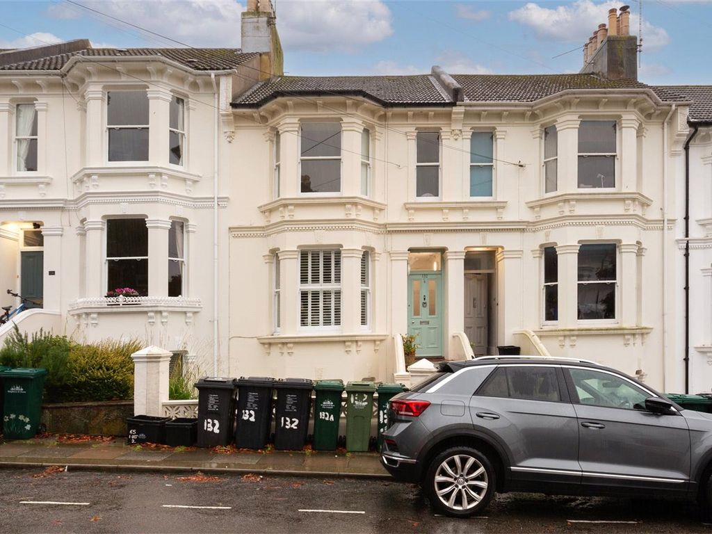 1 bed flat for sale in Springfield Road, Brighton BN1, £325,000