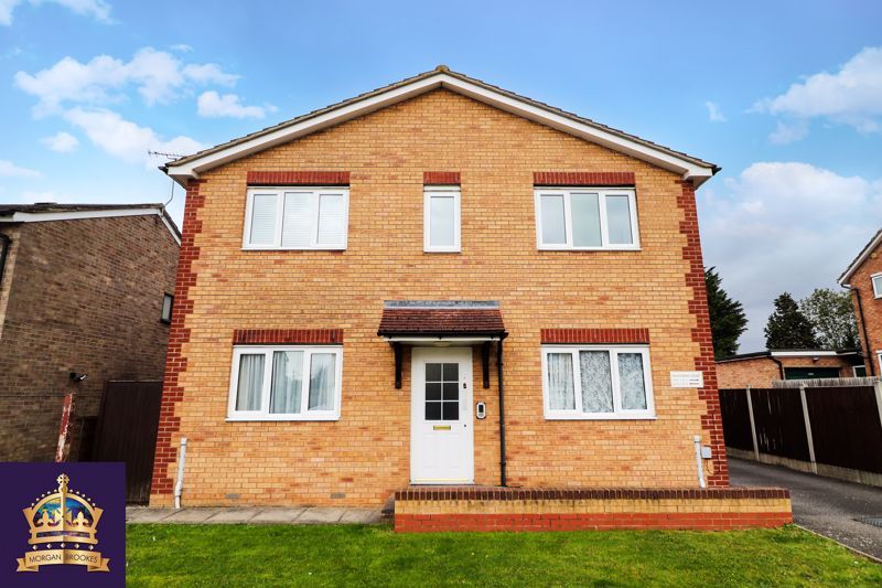 1 bed flat for sale in Haslemere Road, Wickford SS11, £190,000