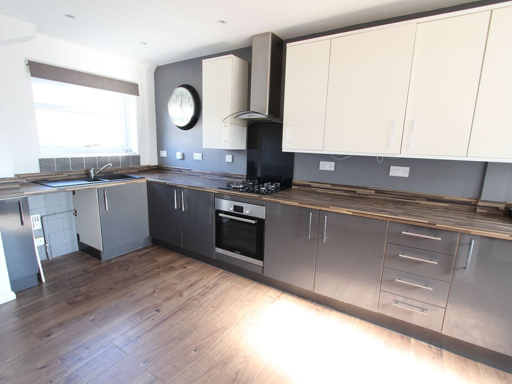 3 bed end terrace house for sale in Atlantic Road, Sheffield S8, £130,000