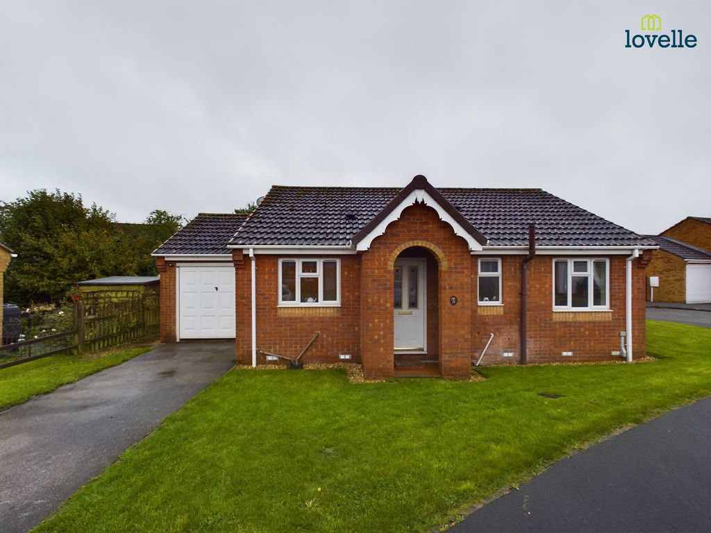 2 bed detached bungalow for sale in Bain Rise, Ludford LN8, £200,000