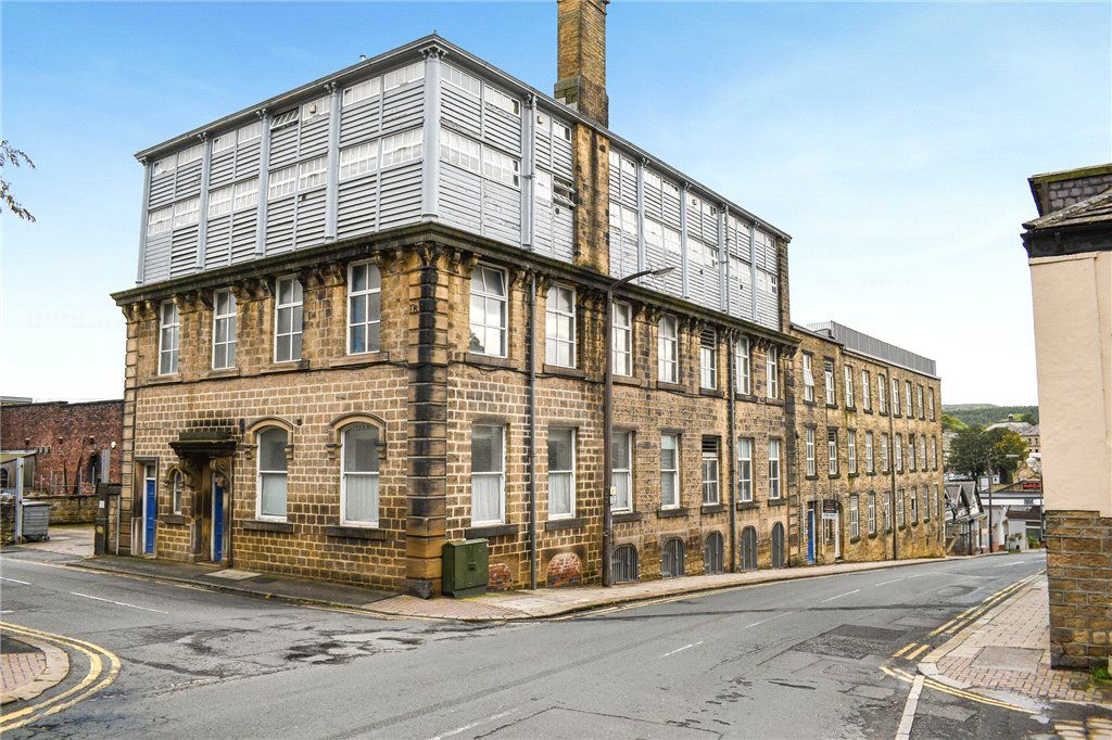 1 bed flat for sale in Clyde Street, Bingley BD16, £85,000