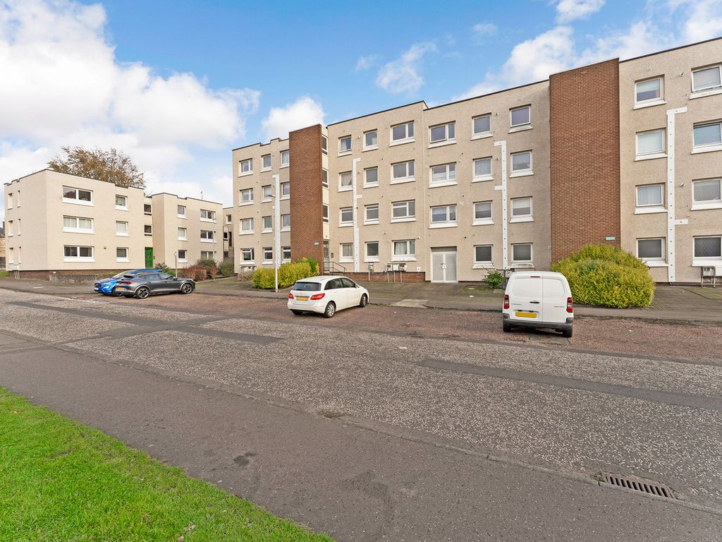 2 bed flat for sale in Caithness Place, Kirkcaldy KY1, £64,500