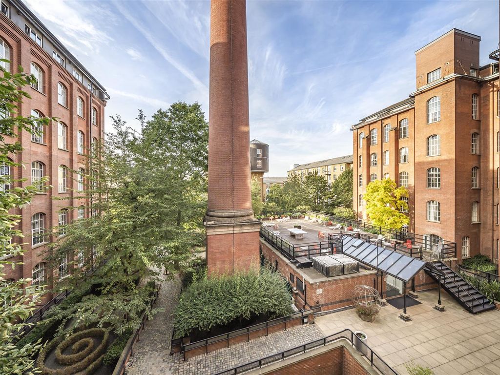 1 bed flat for sale in Fairfield Road, London E3, £320,000