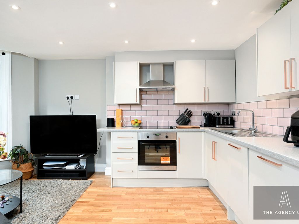 1 bed flat for sale in The Drive, Hove BN3, £225,000
