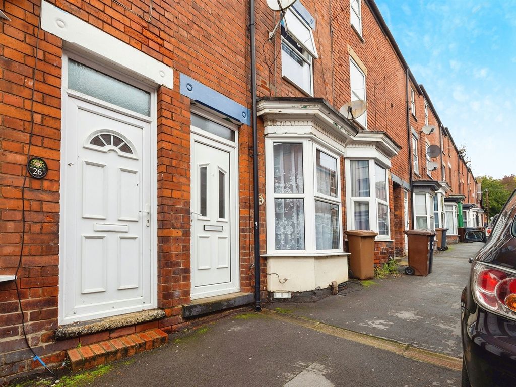 3 bed terraced house for sale in Cromwell Street, Lincoln LN2, £135,000