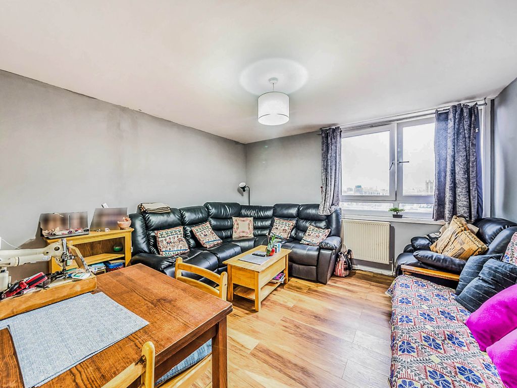 1 bed flat for sale in Hotspur Street, London SE11, £300,000