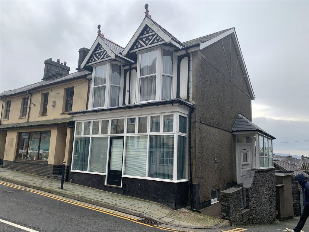4 bed end terrace house for sale in 13 Church Street, Blaenau Ffestiniog, Gwynedd LL41, £95,000