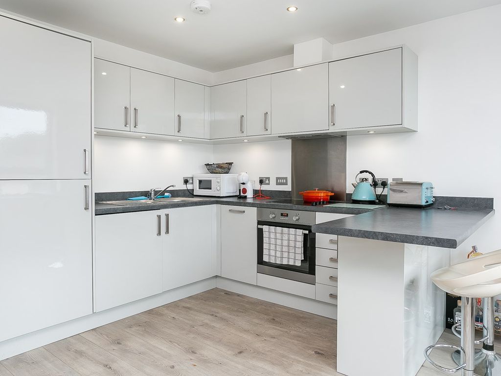 2 bed flat for sale in Stoddart Way, Canonmills, Edinburgh EH7, £265,000