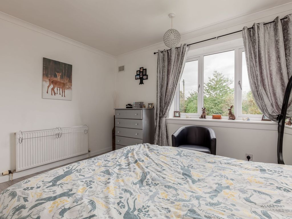 3 bed flat for sale in Telford Drive, Crewe, Edinburgh EH4, £162,500
