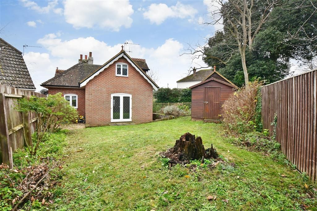 3 bed detached house for sale in Upton Road, Haylands, Ryde, Isle Of Wight PO33, £375,000