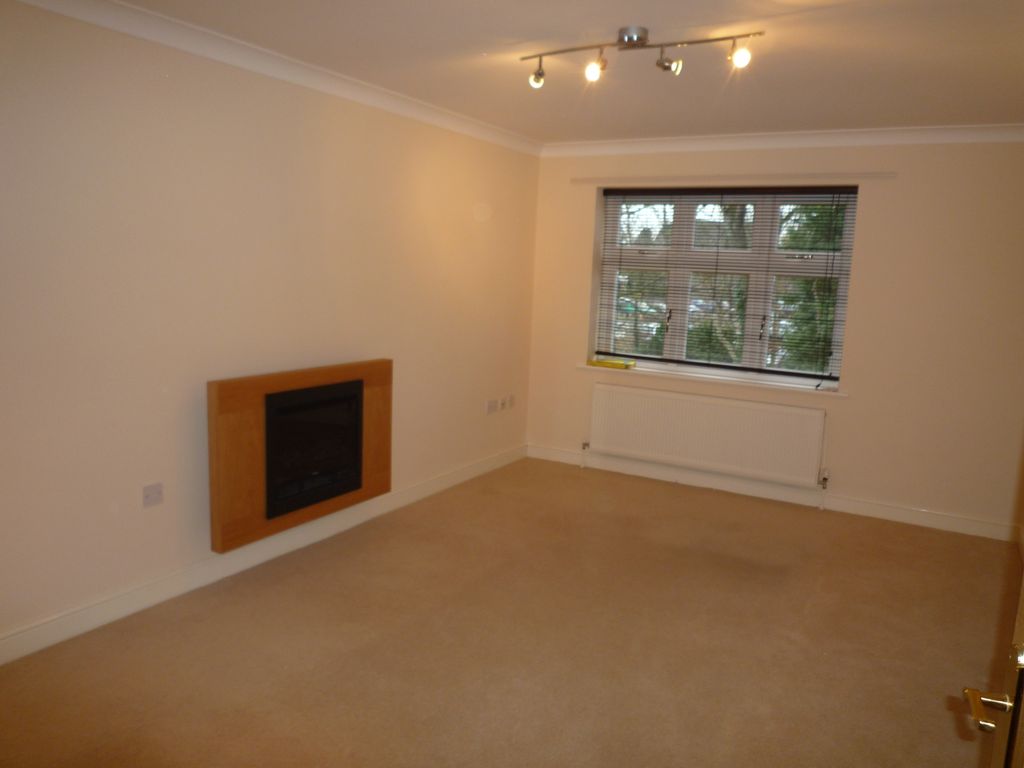 2 bed flat to rent in Crown Bridge, Penkridge ST19, £725 pcm