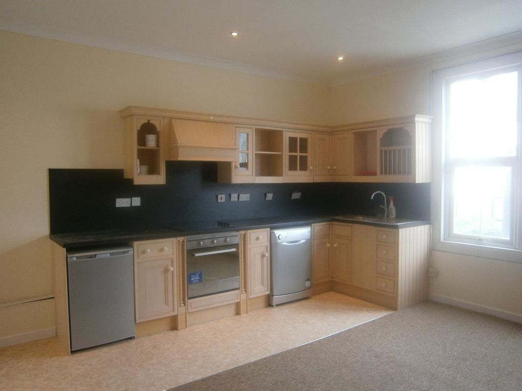 1 bed flat to rent in City Road, Bristol City Centre BS2, £975 pcm