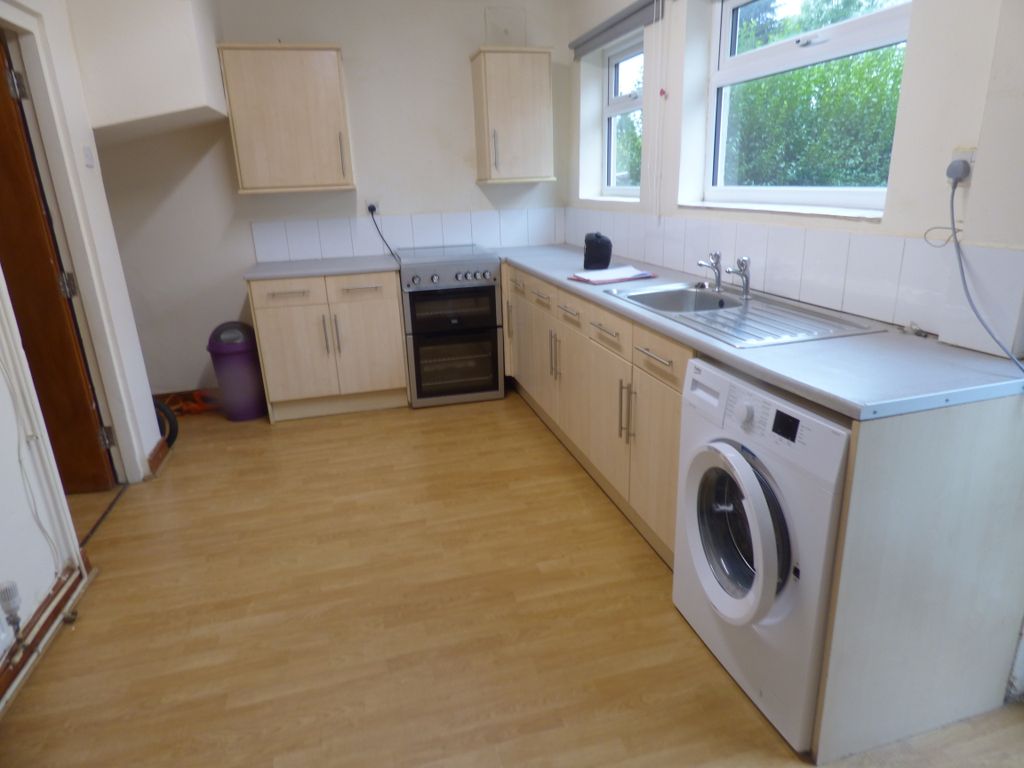 2 bed semi-detached house to rent in Olton Avenue, Beeston, Nottingham NG9, £995 pcm
