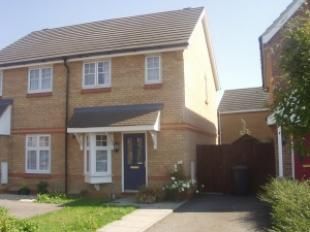 2 bed semi-detached house to rent in Tulip Close, Biggleswade SG18, £1,100 pcm