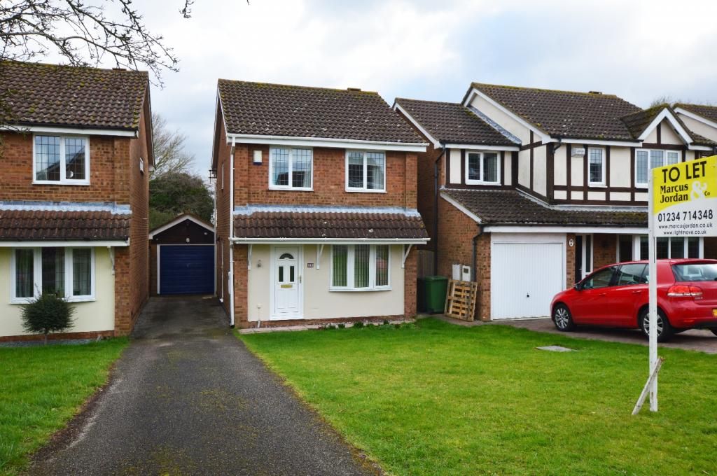 3 bed detached house to rent in Oxleys, Olney MK46, £1,395 pcm