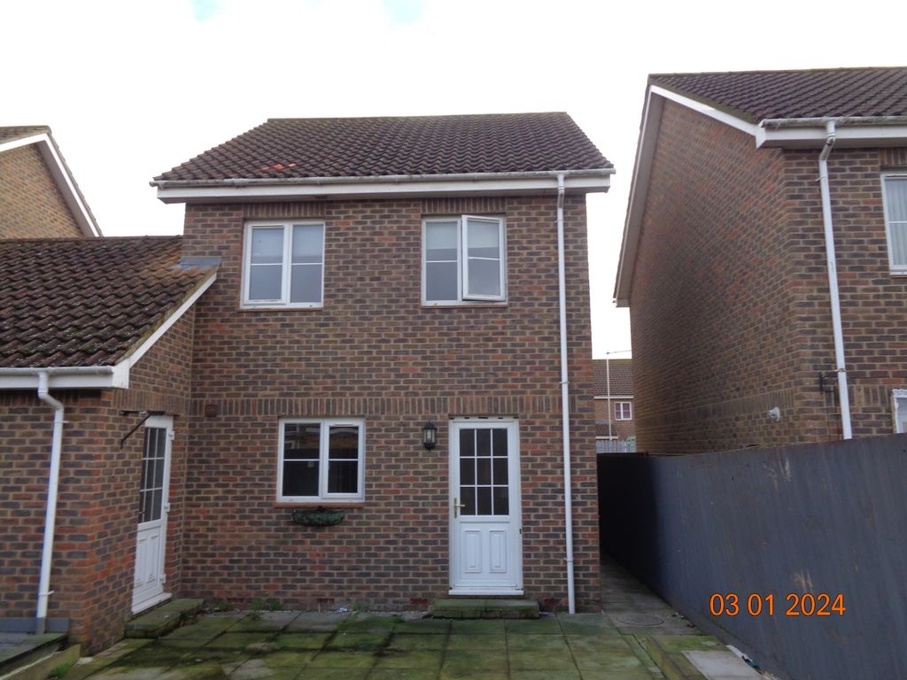 3 bed link-detached house to rent in Fields View, Benwick PE15, £950 pcm