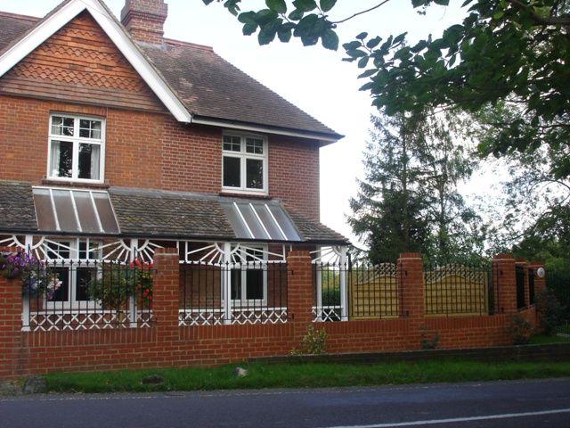 2 bed semi-detached house to rent in Byers Lane, South Godstone RH9, £1,400 pcm