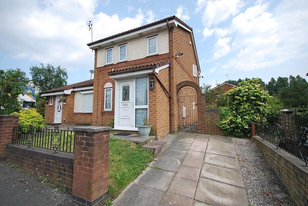 3 bed semi-detached house to rent in Gurney Street, Manchester M4, £1,250 pcm