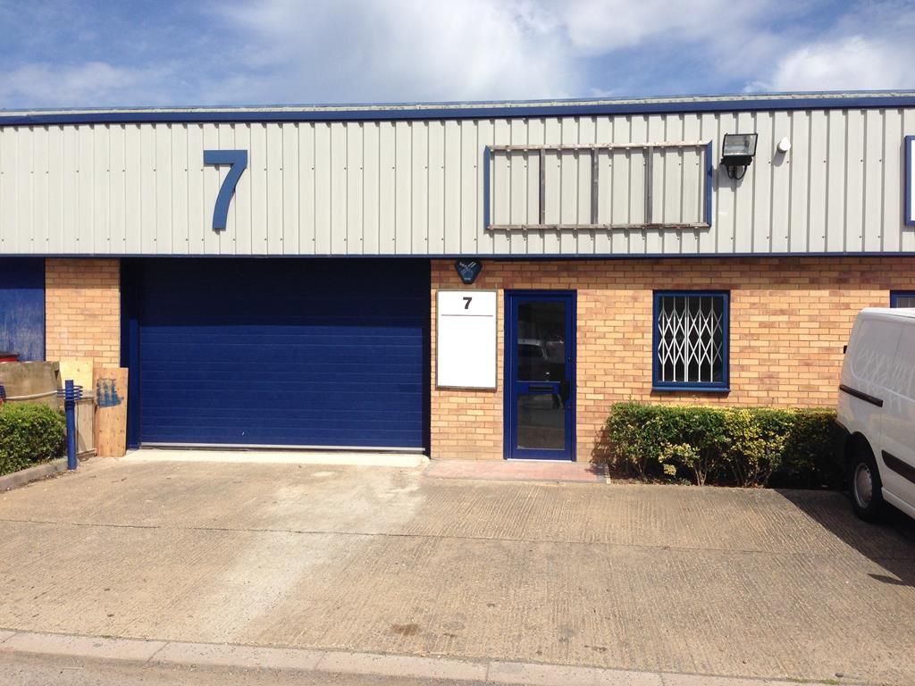 Warehouse to let in Heathfield, Stacey Bushes, Milton Keynes, Buckinghamshire MK12, £21,400 pa