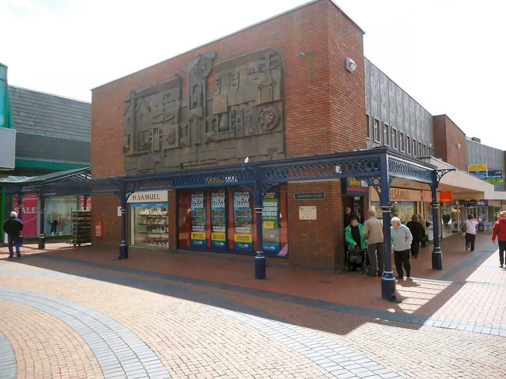 Office to let in 16 Market Hall Street, Cannock, Staffordshire WS11, £4,000 pa
