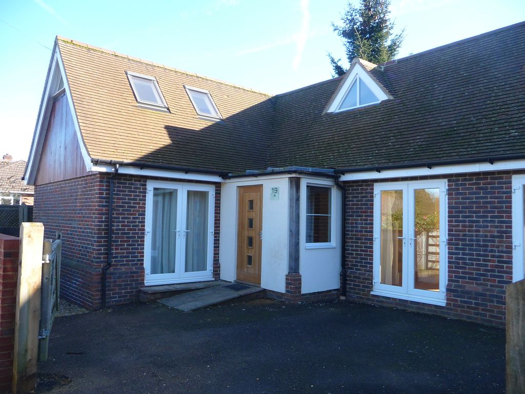 4 bed detached house to rent in Pulens Lane, Petersfield GU31, £1,795 pcm