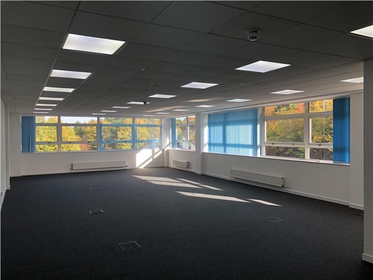 Light industrial to let in Unit 12 Stratus Park Brudenell Drive, Brinklow, Milton Keynes, Buckinghamshire MK10, Non quoting