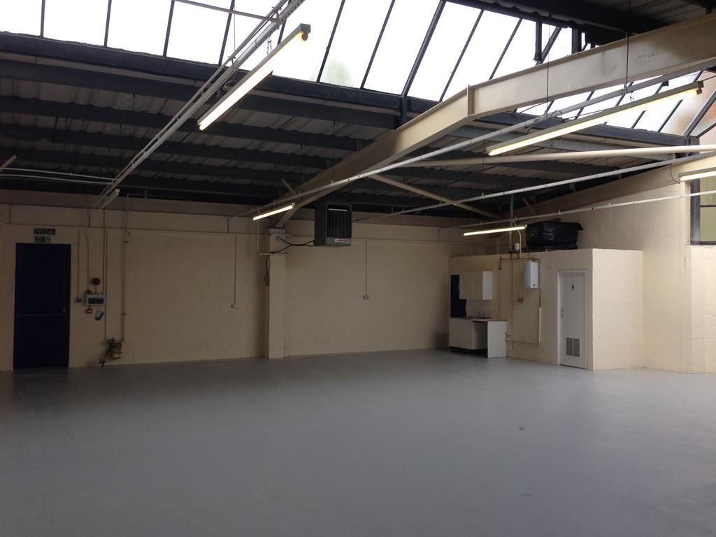 Warehouse to let in Heathfield, Stacey Bushes, Milton Keynes MK12, £30,520 pa