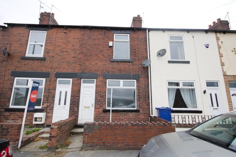 2 bed terraced house to rent in Snydale Road, Barnsley S72, £645 pcm
