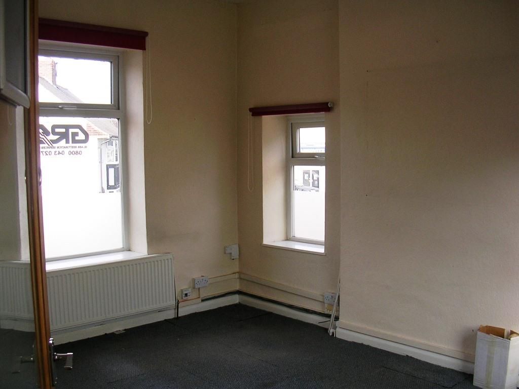 Office to let in Stand Road, Whittington Moor, Chesterfield S41, £3,300 pa