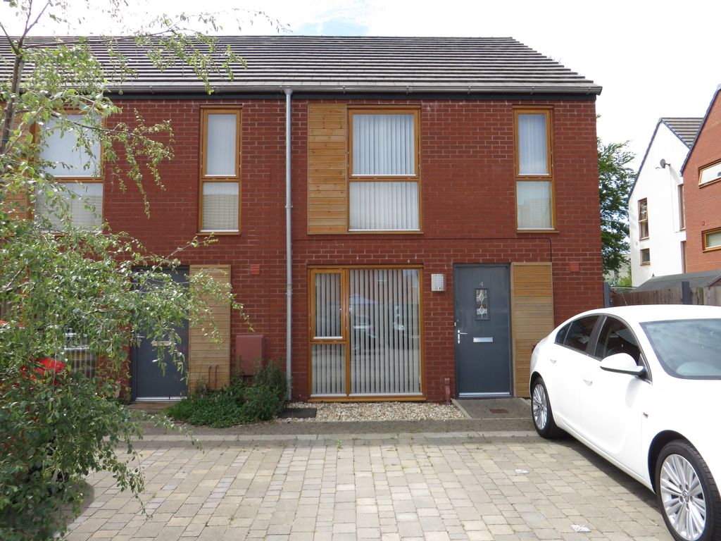 3 bed end terrace house to rent in Piazza Court, Street BA16, £1,100 pcm