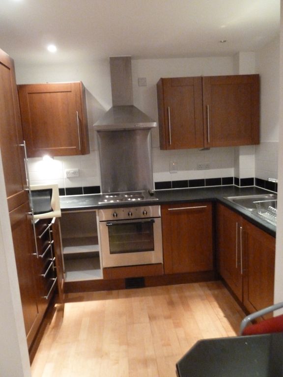 2 bed flat to rent in Colton Street, Leicester LE1, £1,200 pcm