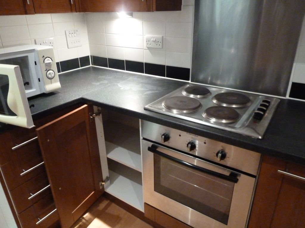 2 bed flat to rent in Colton Street, Leicester LE1, £1,200 pcm