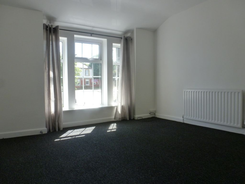 3 bed cottage to rent in Queens Square, Hoddlesden BB3, £895 pcm