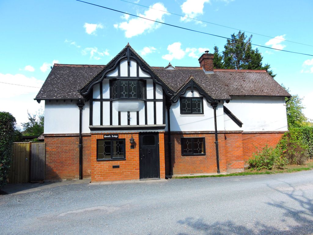 4 bed detached house for sale in London Road, Great Leighs CM77, £450,000