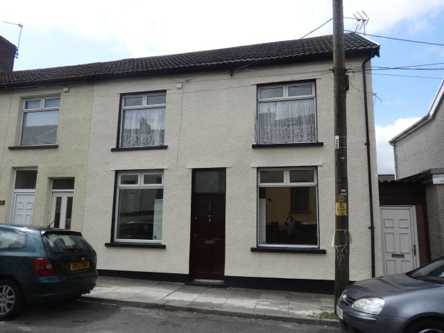 3 bed end terrace house to rent in Trebanog Road, Porth CF39, £675 pcm