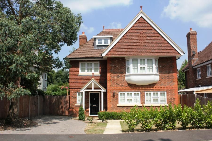 5 bed detached house to rent in Heathside Park Road, Woking GU22, £4,995 pcm