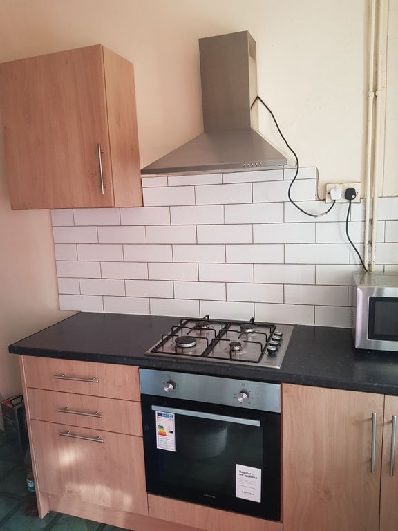 2 bed terraced house to rent in Woodside Avenue, Leeds LS4, £941 pcm