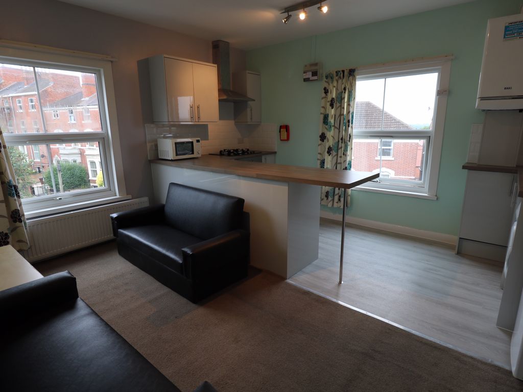 2 bed flat to rent in Arundel Street, Nottingham NG7, £1,040 pcm