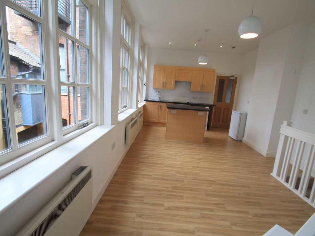 1 bed flat to rent in Bute Street, Luton LU1, £1,100 pcm
