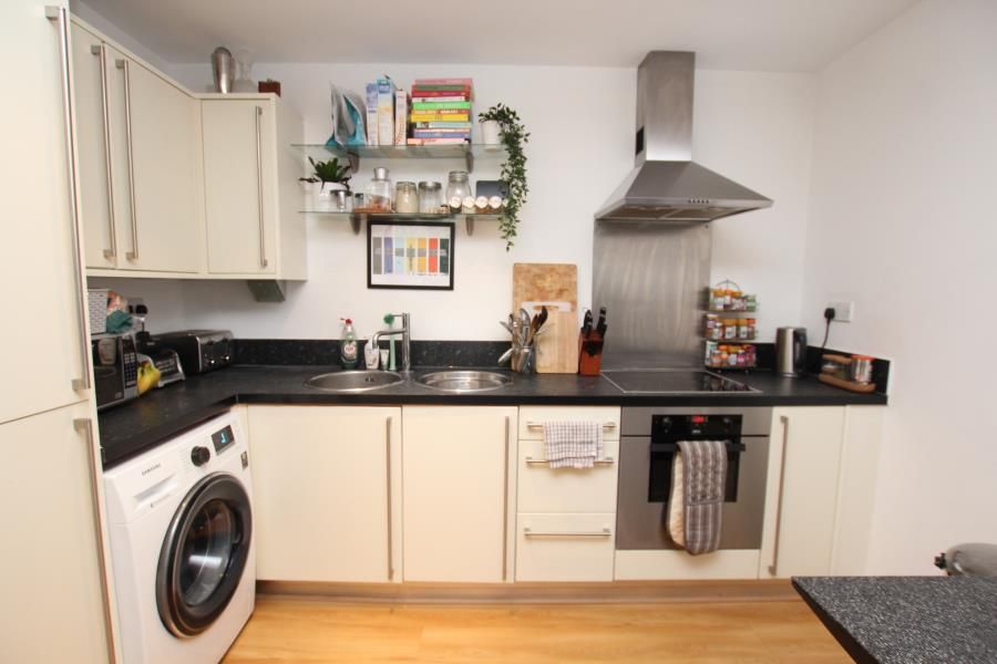 1 bed flat to rent in Chapter Walk, Redland, Bristol BS6, £1,300 pcm