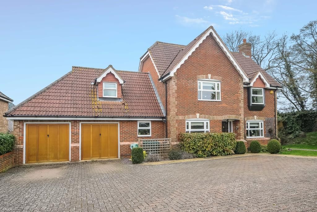 5 bed detached house to rent in Yarnton, Oxfordshire OX5, £2,350 pcm