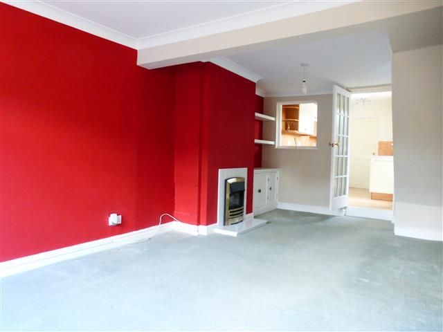 2 bed terraced house to rent in Alexander Street, Chesham HP5, £1,500 pcm