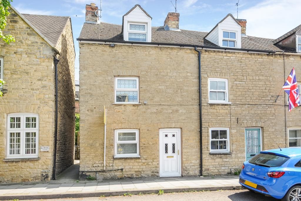 2 bed terraced house to rent in Chipping Norton, Oxfordshire OX7, £1,100 pcm