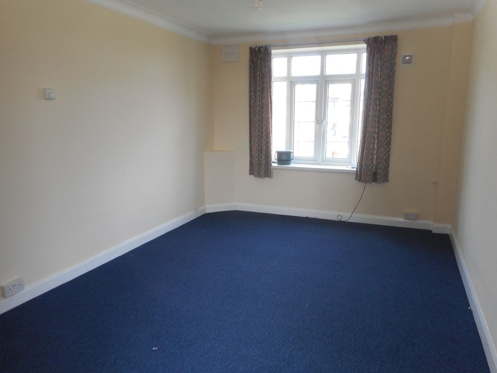 1 bed flat to rent in Carmel Court, Wembley Park HA9, £1,175 pcm