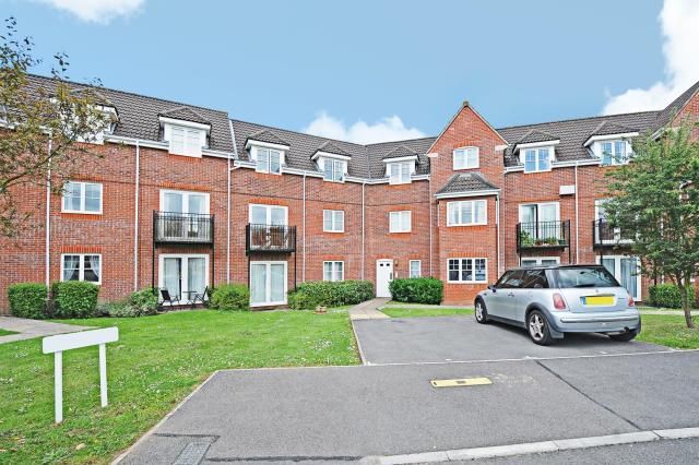 2 bed flat to rent in Thatcham, Berkshire RG18, £950 pcm